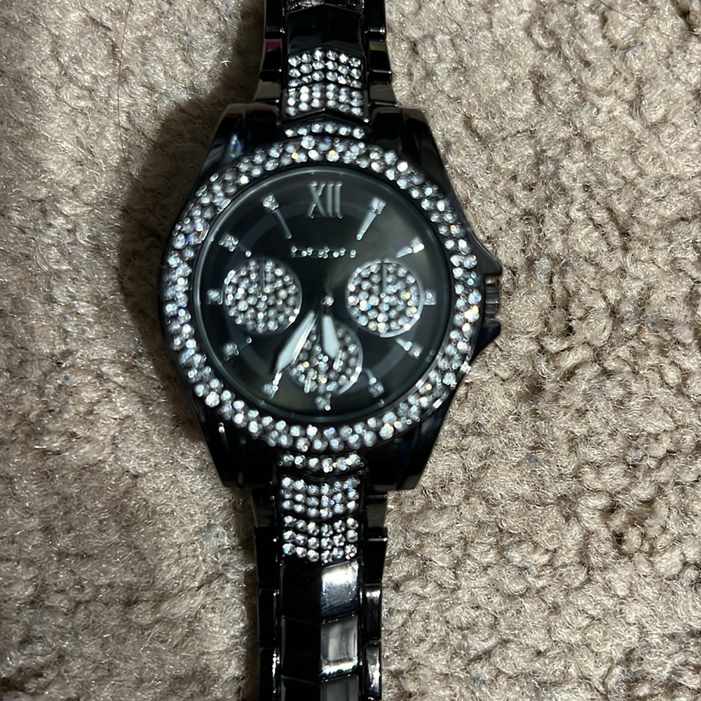 Watch - Picture 2 of 3